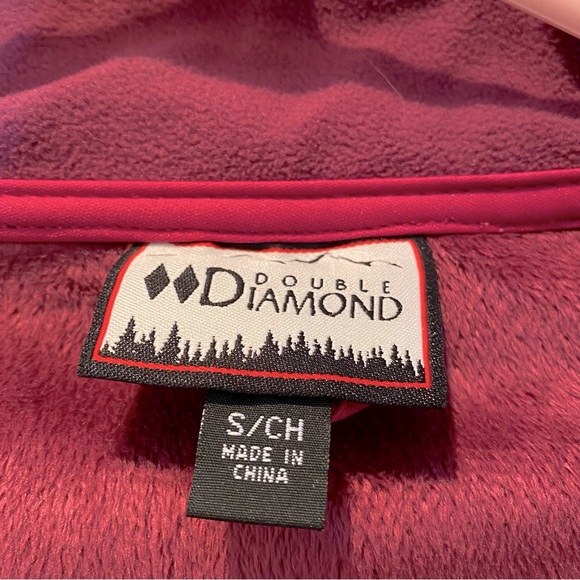 Double Diamond Ski Jacket Magenta with Embossed Blossom Pattern - Picture 8 of 8